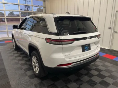 More photos of 2023 Jeep Grand Cherokee Limited at Candy Cars, NY
