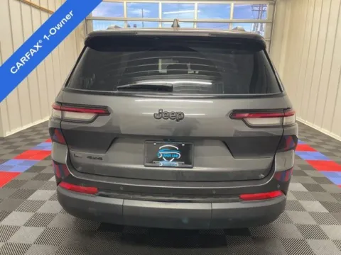 More photos of 2022 Jeep Grand Cherokee L Altitude at Candy Cars, NY