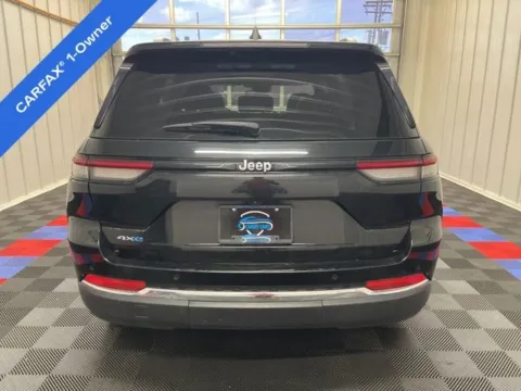 More photos of 2024 Jeep Grand Cherokee 4xe at Candy Cars, NY