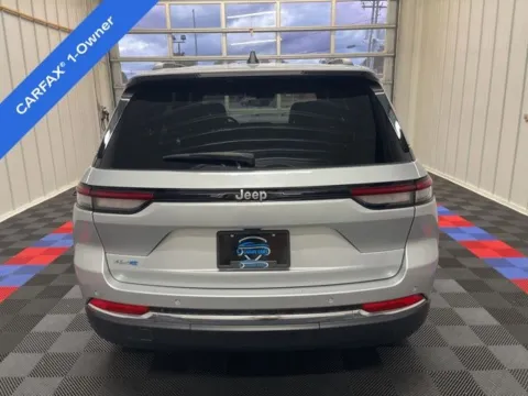 More photos of 2024 Jeep Grand Cherokee 4xe at Candy Cars, NY