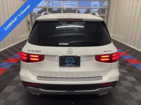 More photos of 2024 Mercedes-Benz GLB 250 at Candy Cars, NY