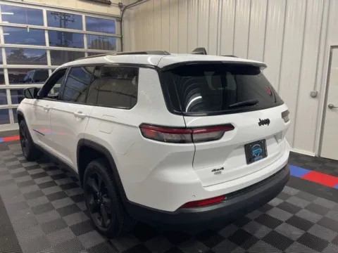 More photos of 2023 Jeep Grand Cherokee L Altitude at Candy Cars, NY