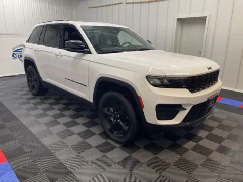 Photos of 2022 Jeep Grand Cherokee Altitude for sale in Syracuse, NY at Candy Cars