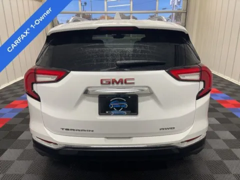 More photos of 2024 GMC Terrain SLT at Candy Cars, NY
