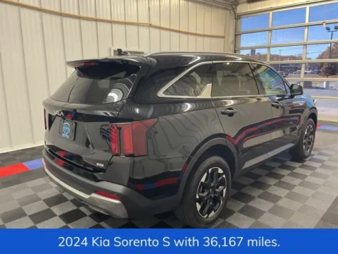 Another view of 2024 Kia Sorento S for sale in Syracuse, NY at Candy Cars