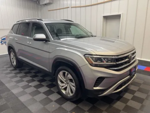 Photos of 2021 Volkswagen Atlas 3.6L V6 SE w/Technology for sale in Syracuse, NY at Candy Cars