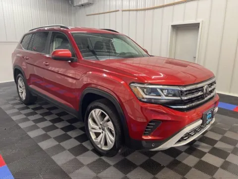 Photos of 2022 Volkswagen Atlas 3.6L V6 SE w/Technology for sale in Syracuse, NY at Candy Cars