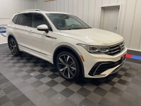 Photos of 2024 Volkswagen Tiguan 2.0T SEL R-Line for sale in Syracuse, NY at Candy Cars