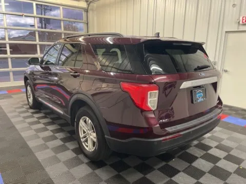 More photos of 2022 Ford Explorer XLT at Candy Cars, NY