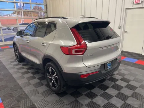 More photos of 2024 Volvo XC40 B5 Core at Candy Cars, NY