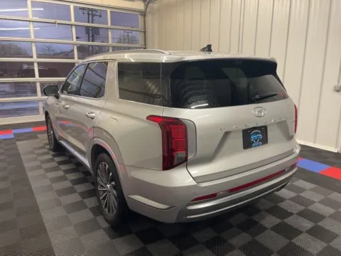 More photos of 2024 Hyundai Palisade Calligraphy at Candy Cars, NY