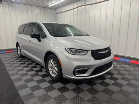 Photos of 2024 Chrysler Pacifica Touring L for sale in Bridgeport, NY at Bridgeland Auto Brokers