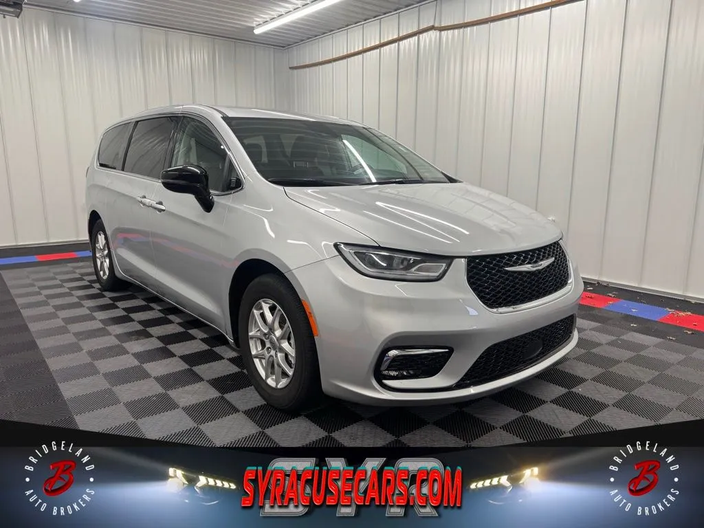 Silver 2024 Chrysler Pacifica Touring L for sale in Bridgeport, NY