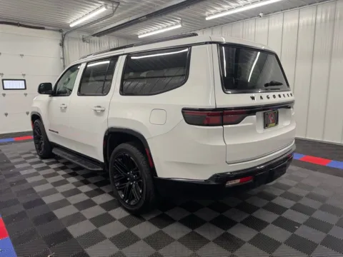 More photos of 2024 Jeep Wagoneer Series II at Bridgeland Auto Brokers, NY