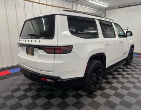 Photos of 2024 Jeep Wagoneer Series II for sale in Bridgeport, NY at Bridgeland Auto Brokers