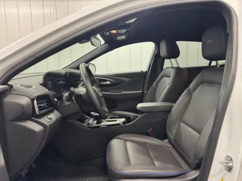 More photos of 2025 Buick Envista Sport Touring at Bridgeland Auto Brokers, NY