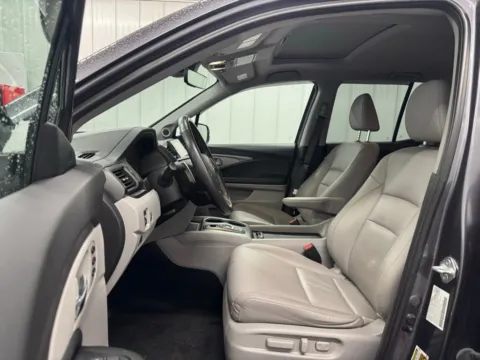 More photos of 2023 Honda Ridgeline RTL-E at Bridgeland Auto Brokers, NY
