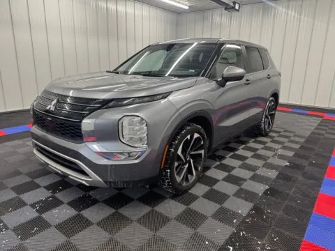 More photos of 2024 Mitsubishi Outlander SE at Bridgeland Auto Brokers, NY
