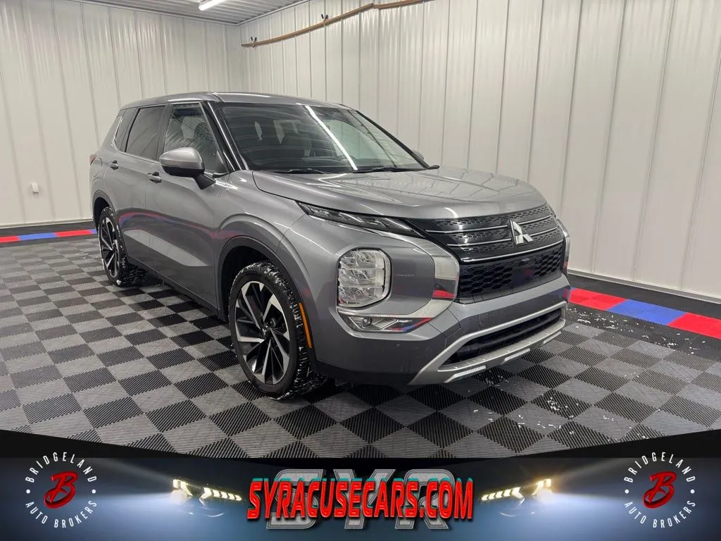 2024 Mitsubishi Outlander SE for sale in Bridgeport, NY