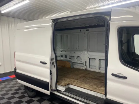 More photos of 2020 Ford Transit-250 at Bridgeland Auto Brokers, NY