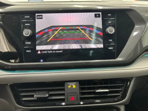 More photos of 2023 Volkswagen Taos 1.5T SEL at Bridgeland Auto Brokers, NY