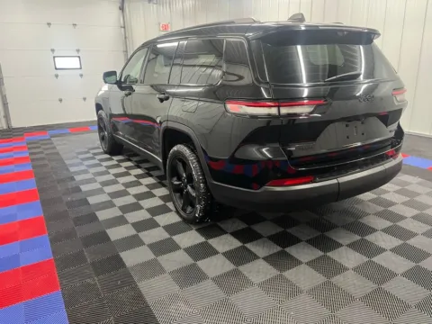 More photos of 2023 Jeep Grand Cherokee L Limited at Bridgeland Auto Brokers, NY