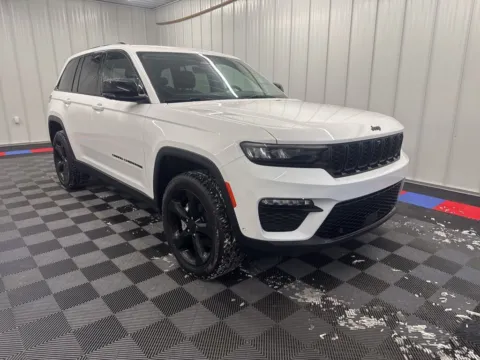 Photos of 2023 Jeep Grand Cherokee Limited for sale in Bridgeport, NY at Bridgeland Auto Brokers
