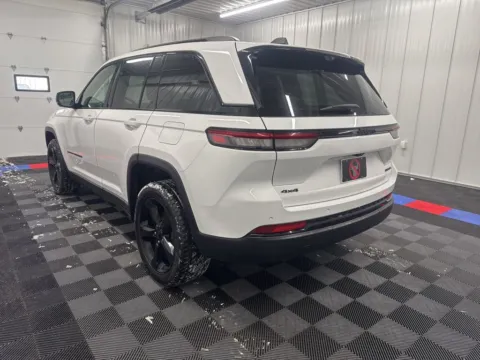 More photos of 2023 Jeep Grand Cherokee Limited at Bridgeland Auto Brokers, NY