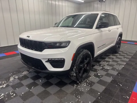 More photos of 2023 Jeep Grand Cherokee Limited at Bridgeland Auto Brokers, NY