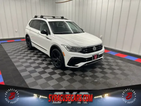 White 2024 Volkswagen Tiguan 2.0T SE R-Line Black for sale in Bridgeport, NY