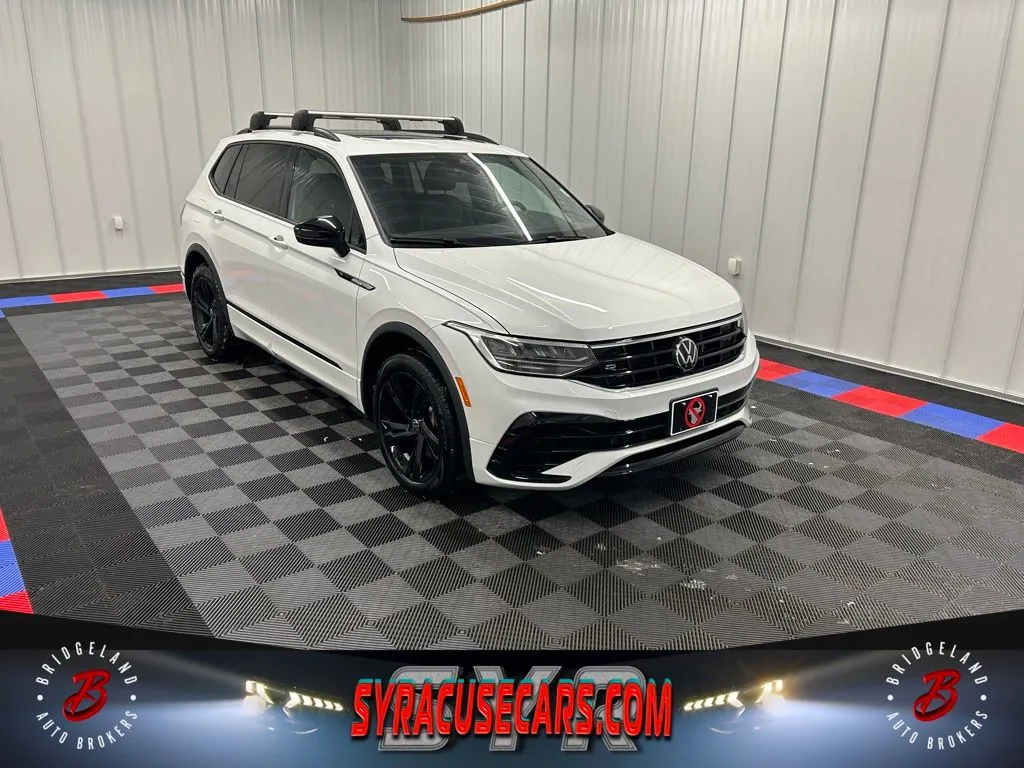 White 2024 Volkswagen Tiguan 2.0T SE R-Line Black for sale in Bridgeport, NY