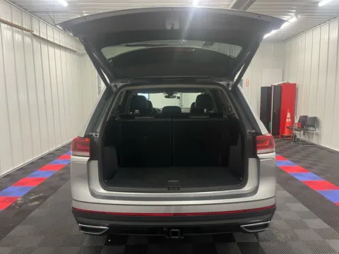 More photos of 2024 Volkswagen Atlas 2.0T SE w/Technology at Bridgeland Auto Brokers, NY