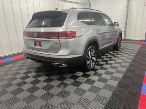 Photos of 2024 Volkswagen Atlas 2.0T SE w/Technology for sale in Bridgeport, NY at Bridgeland Auto Brokers