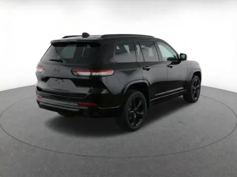 More photos of 2023 Jeep Grand Cherokee L Limited at Bridgeland Auto Brokers, NY