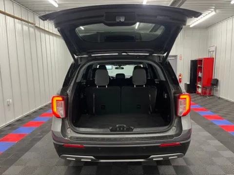 More photos of 2022 Ford Explorer XLT at Bridgeland Auto Brokers, NY