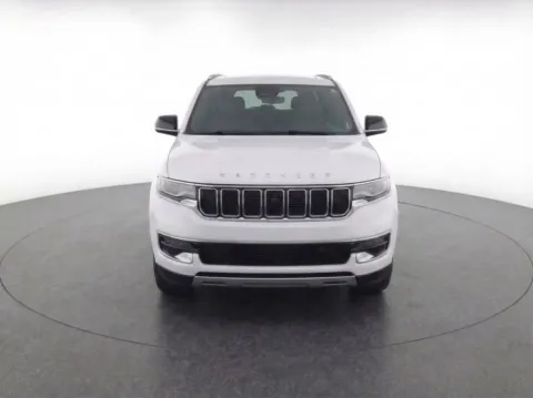 More photos of 2023 Jeep Wagoneer Series III at Bridgeland Auto Brokers, NY