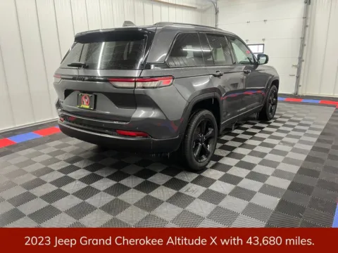 Another view of 2023 Jeep Grand Cherokee Altitude X for sale in Bridgeport, NY at Bridgeland Auto Brokers
