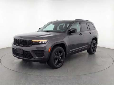 More photos of 2023 Jeep Grand Cherokee Altitude X at Bridgeland Auto Brokers, NY