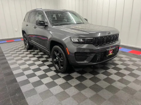 Photos of 2023 Jeep Grand Cherokee Altitude X for sale in Bridgeport, NY at Bridgeland Auto Brokers