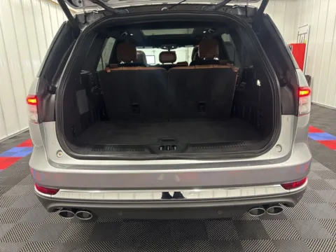 More photos of 2023 Lincoln Aviator Reserve at Bridgeland Auto Brokers, NY