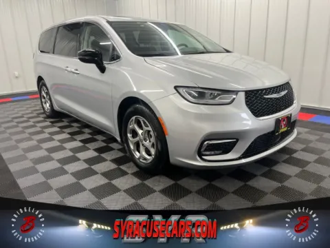 Silver 2024 Chrysler Pacifica Limited for sale in Bridgeport, NY