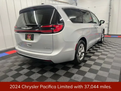 Another view of 2024 Chrysler Pacifica Limited for sale in Bridgeport, NY at Bridgeland Auto Brokers