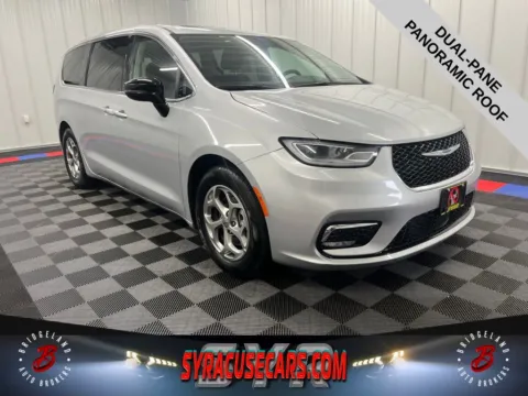 Silver 2024 Chrysler Pacifica Limited for sale in Bridgeport, NY