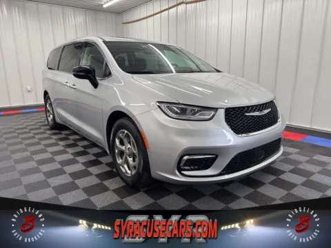 Silver 2024 Chrysler Pacifica Limited for sale in Bridgeport, NY