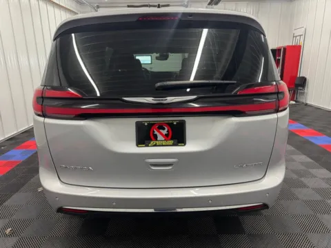More photos of 2024 Chrysler Pacifica Limited at Bridgeland Auto Brokers, NY