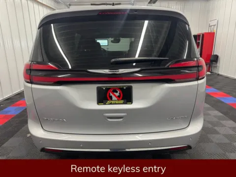 More photos of 2024 Chrysler Pacifica Limited at Bridgeland Auto Brokers, NY