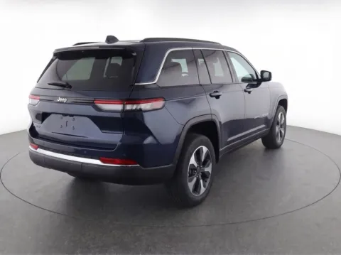 More photos of 2022 Jeep Grand Cherokee 4xe at Bridgeland Auto Brokers, NY