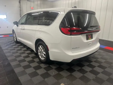 More photos of 2024 Chrysler Pacifica Touring L at Bridgeland Auto Brokers, NY