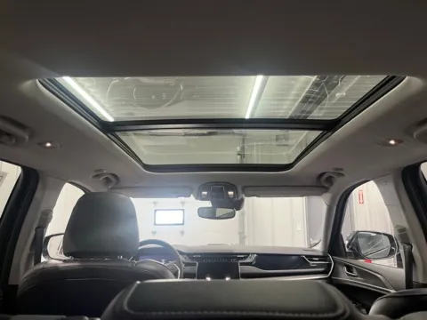More photos of 2022 Jeep Grand Cherokee 4xe at Bridgeland Auto Brokers, NY