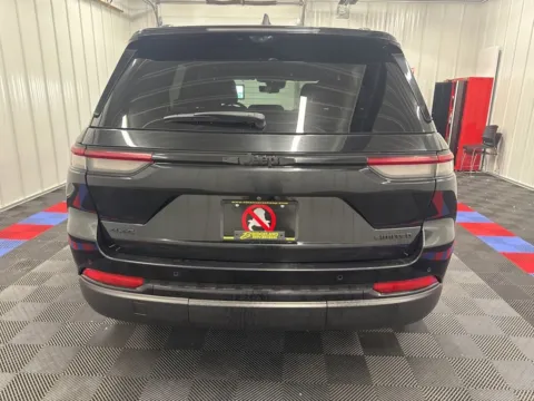 More photos of 2024 Jeep Grand Cherokee Limited at Bridgeland Auto Brokers, NY
